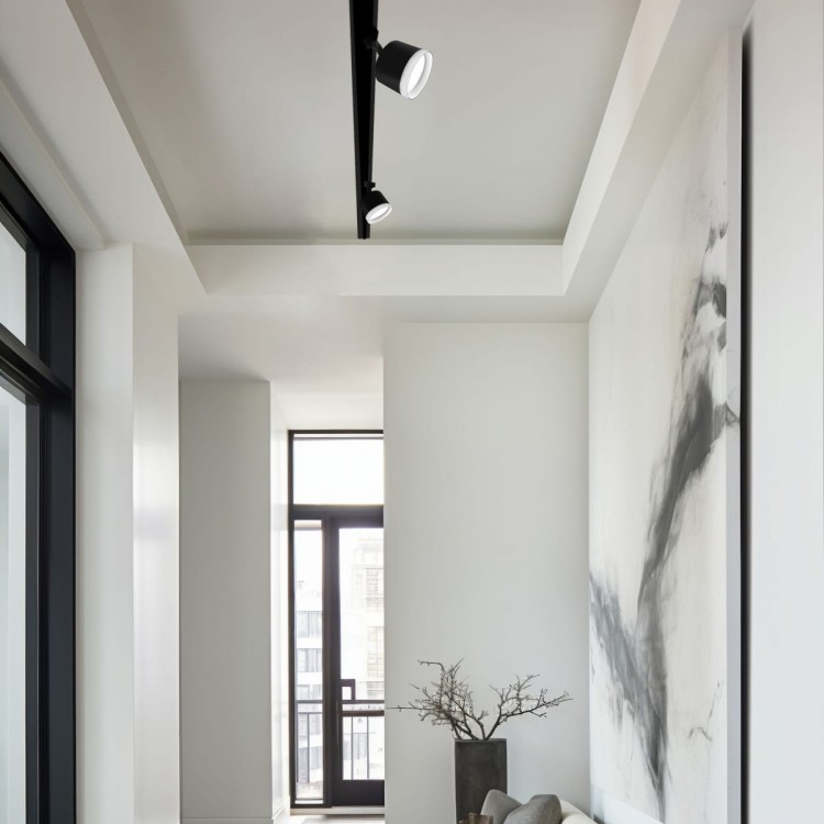 Oprawa do szynoprzewodu LED GX53 w nowoczesnym wnętrzu.