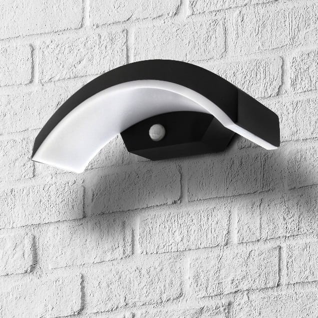 Kinkiet  zewnętrzny z czujnikiem ruchu i zmierzchu