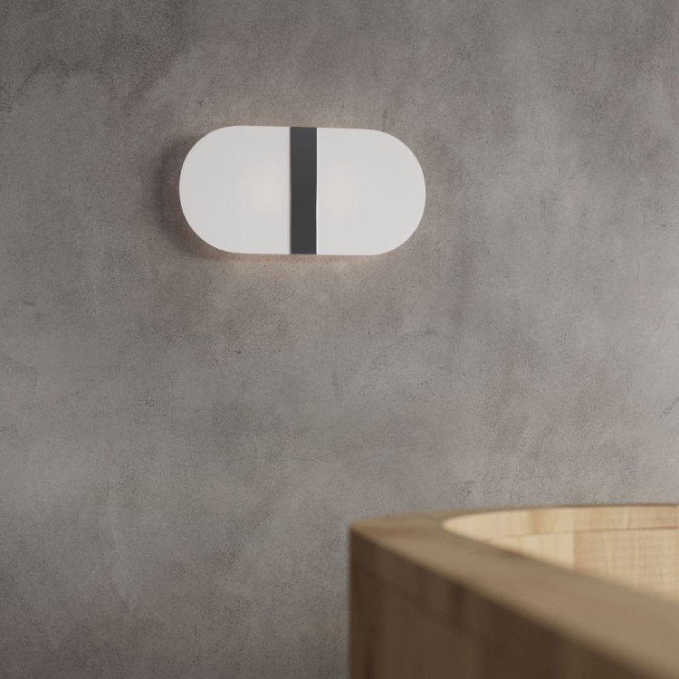 Plafon SALIA zamocowany na ścianie